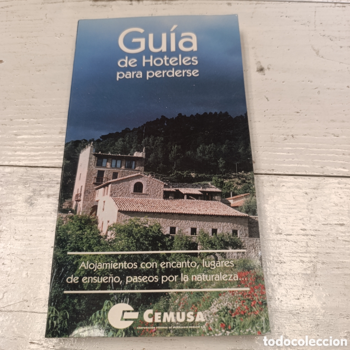 Libros de segunda mano: &rdquo;Gu&iacute;a de Hoteles para perderse&rdquo;, la cual compila diversas opciones de alojamiento rural.328 paginas