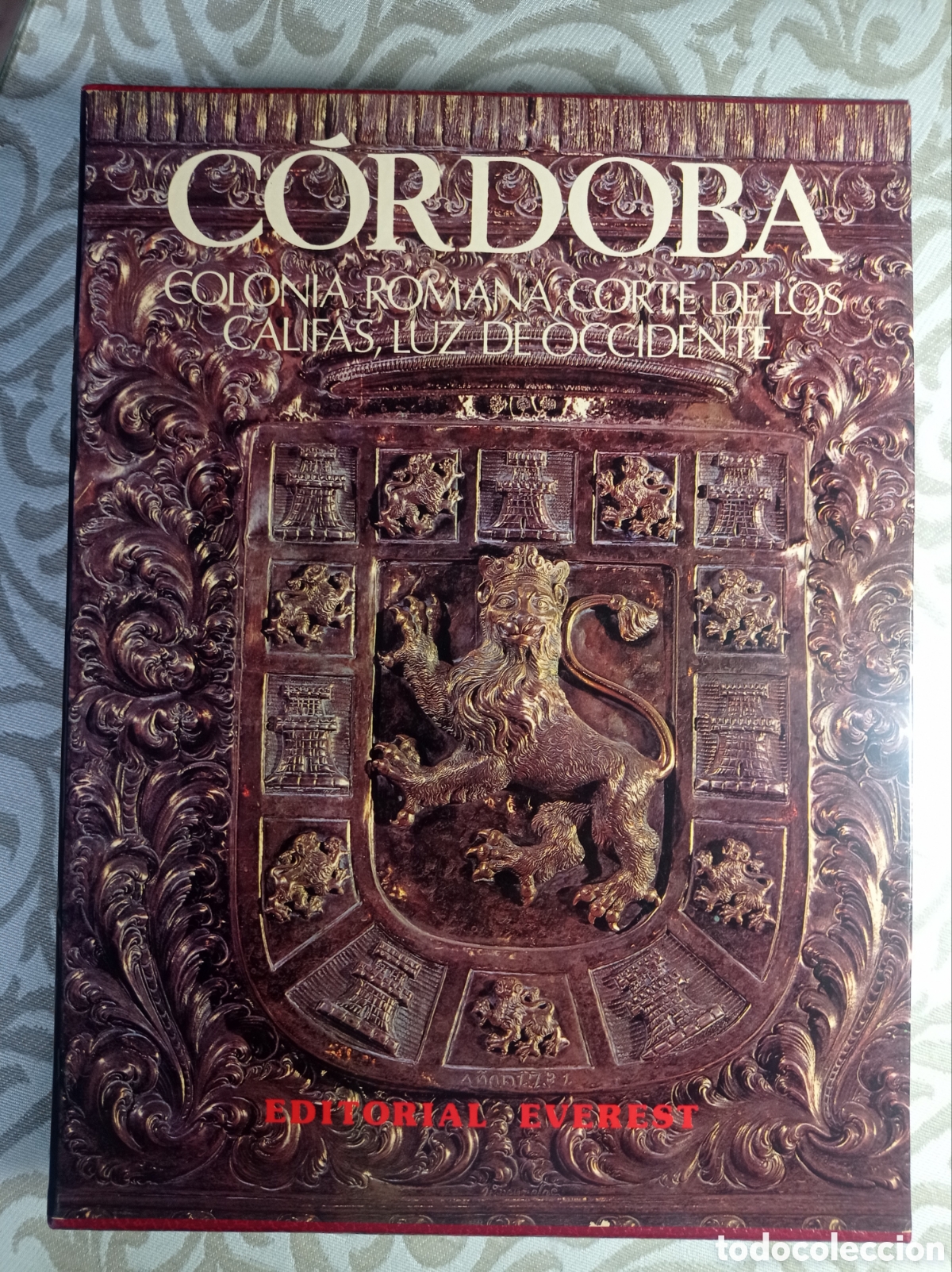 Libros de segunda mano: C&Oacute;RDOBA. COLONIA ROMANA, CORTE DE LOS CALIFAS, LUZ DE OCCIDENTE. LIBRO DE LUJO.