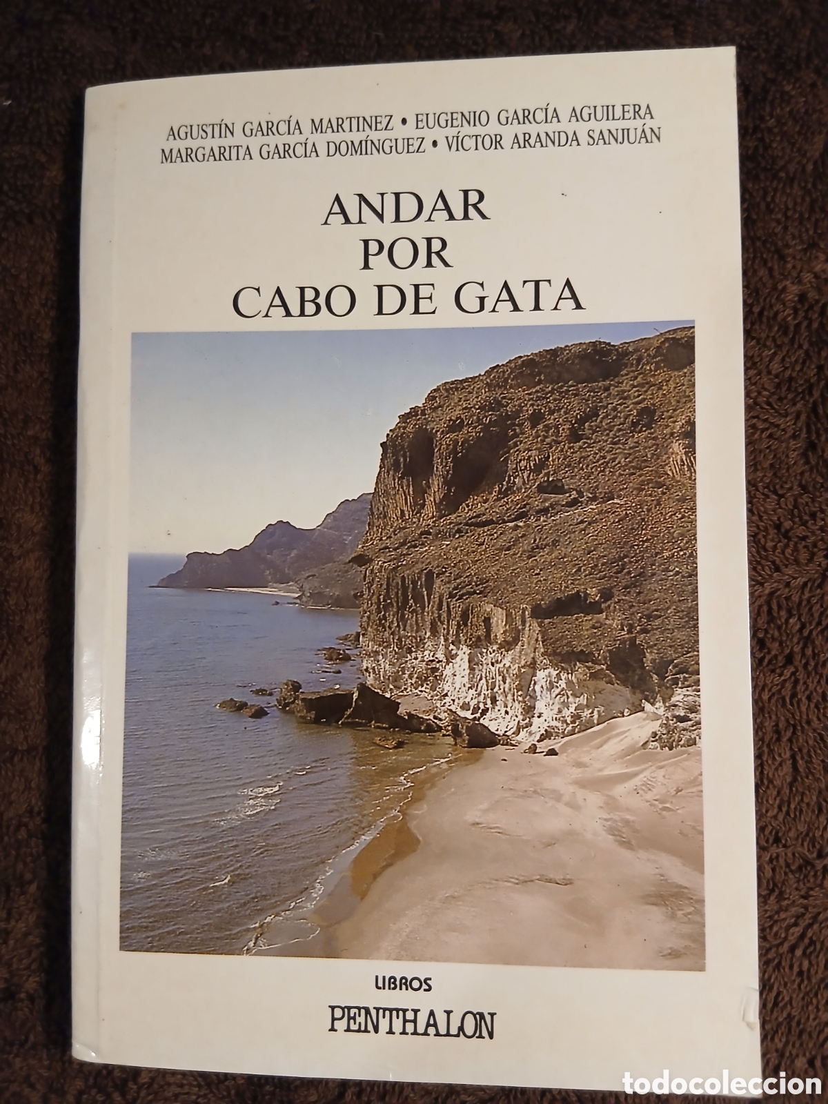 Libros de segunda mano: Andar por Cabo de Gata. Varios autores.