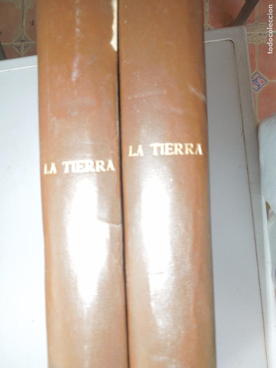 Libros de segunda mano: LA TIERRA - TOMO I Y TOMO II - ENCUADERNANDOS SIMIL PIEL 40X29X6 CM - 424 PAG