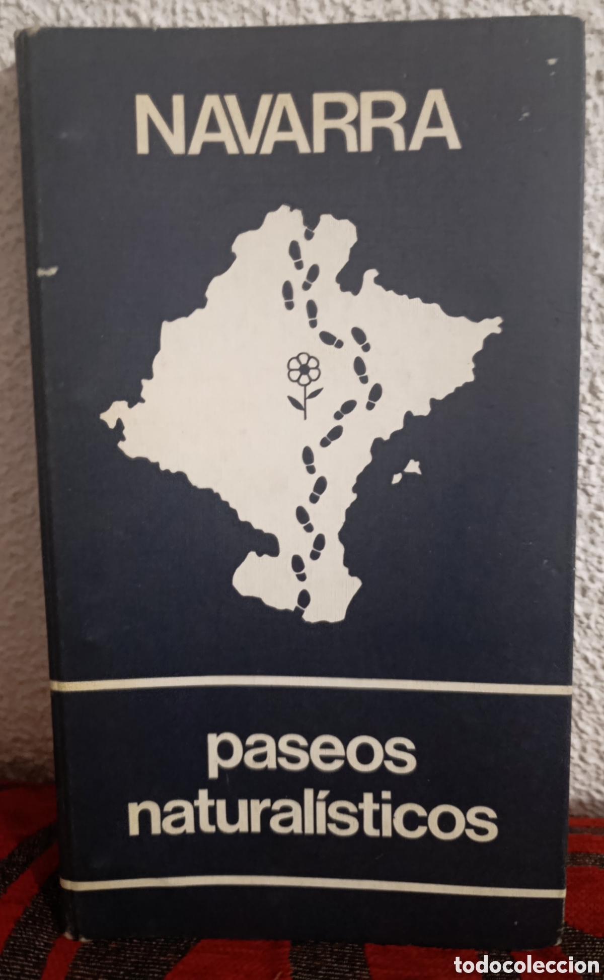 Libros de segunda mano: Libro: &rdquo;Navarra: Paseos Natural&iacute;sticos&rdquo; &ndash; Gu&iacute;a de Senderismo y Naturaleza