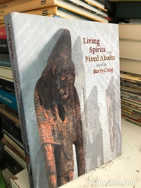 Libros de segunda mano: Living Spirits with Fixed Abodes:The Masterpieces Exhibition of the Papua New Guinea National Museum