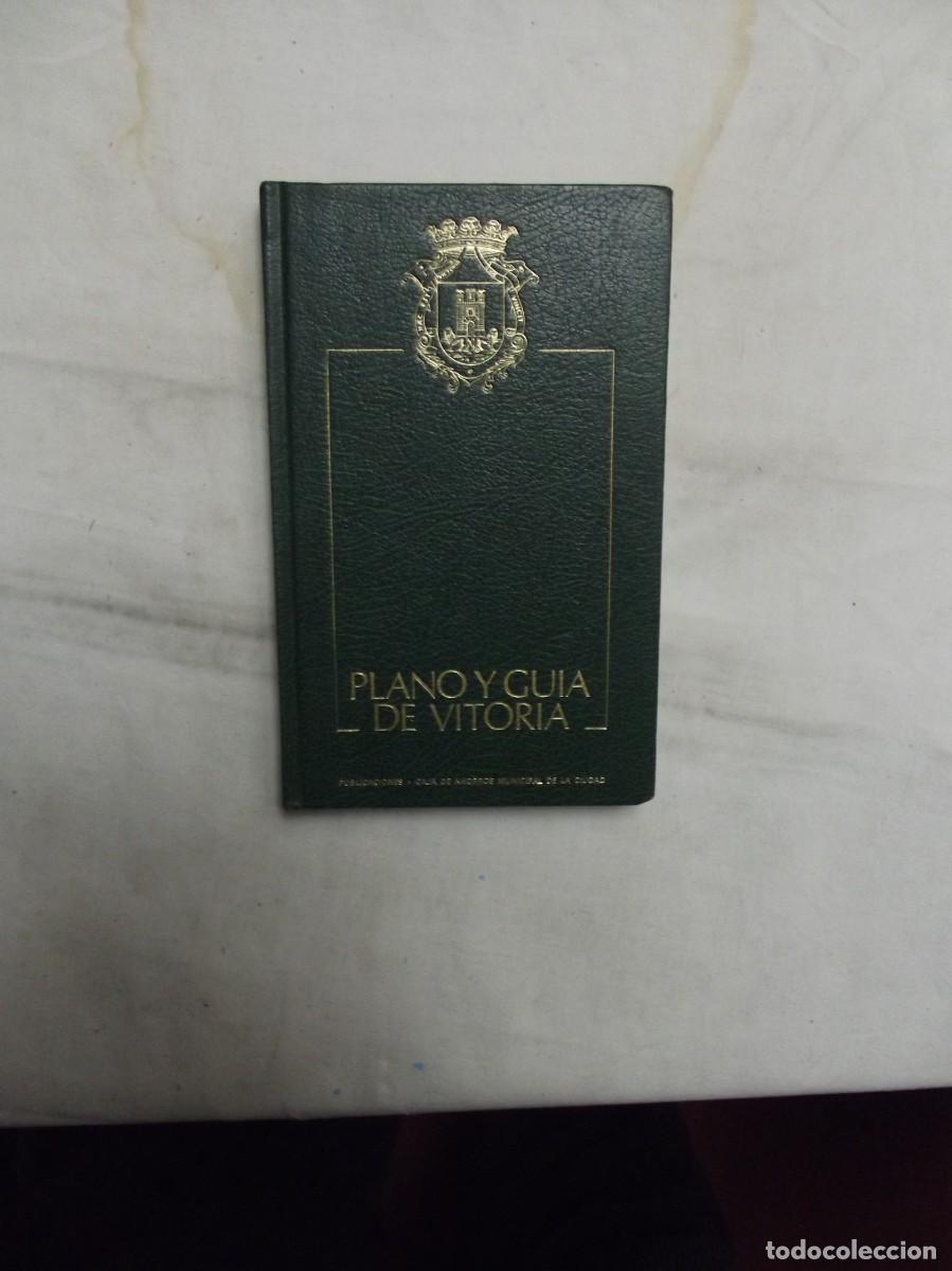 Libros de segunda mano: PLANO Y GUIA DE VITORIA