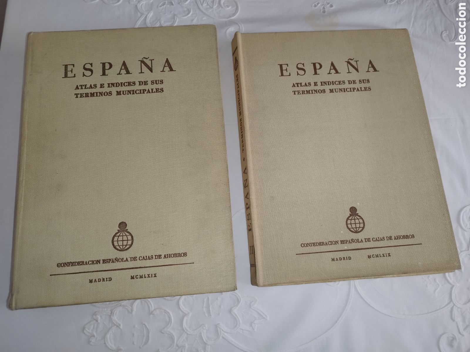 Libros de segunda mano: ESPA&Ntilde;A. ATLAS E INDICES DE SUS TERMINOS MUNICIPALES 2 TOMOS COMPLETO. ED. CECA, 1969.