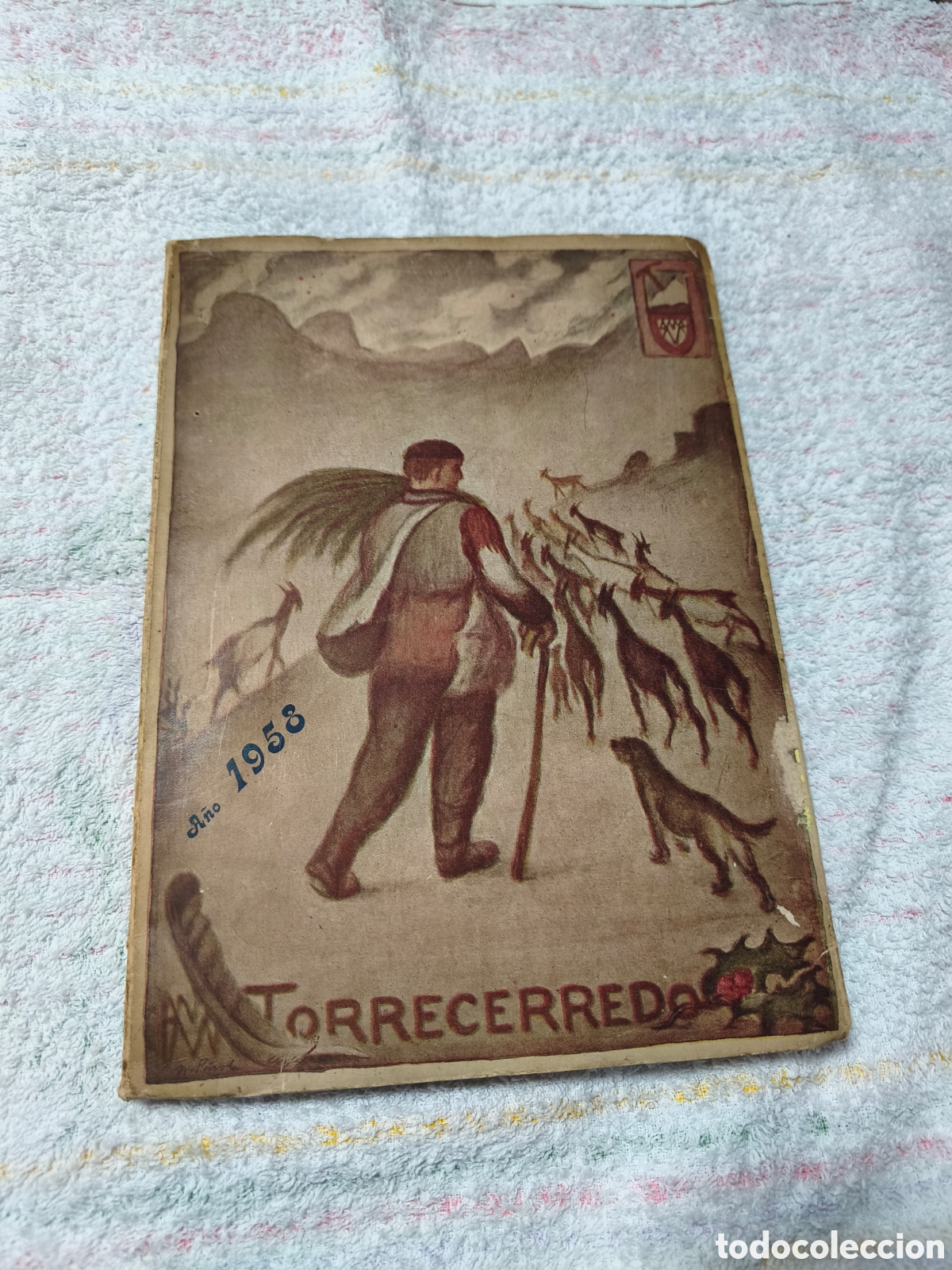 Libri di seconda mano: Antiguo libro de monta&ntilde;a.Torrecerredo,a&ntilde;o 1958