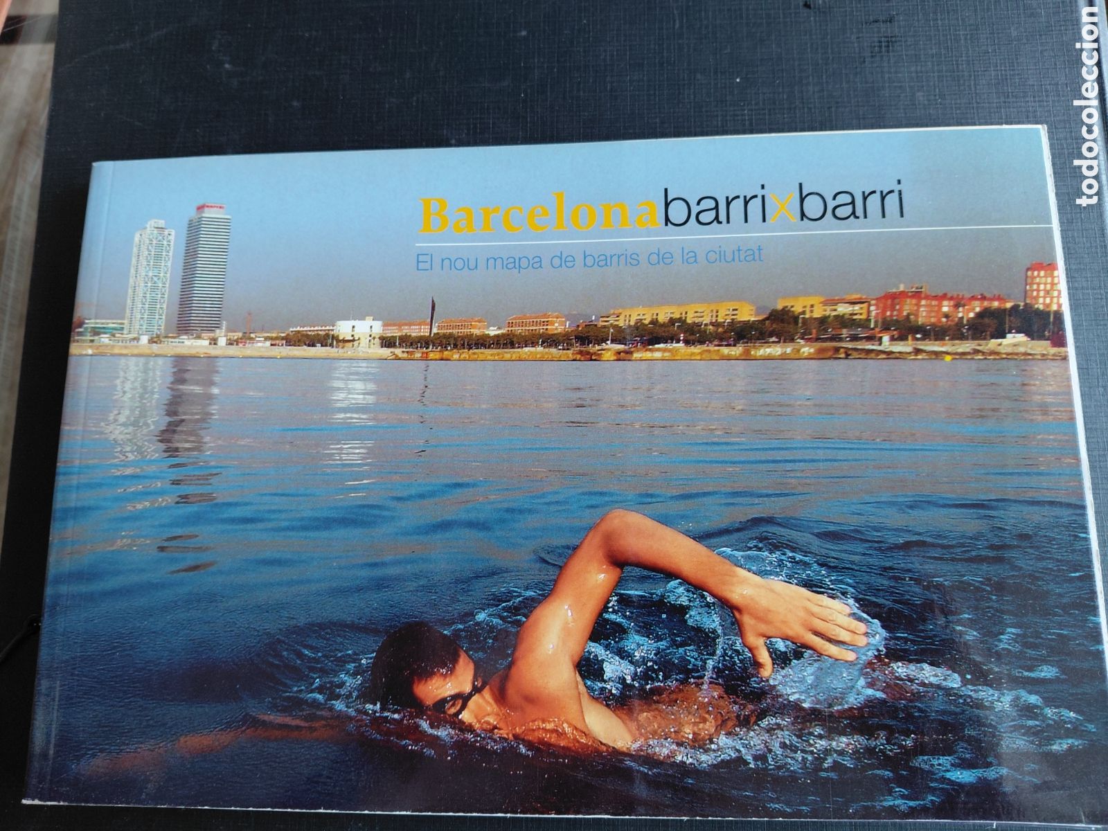 Gebrauchte B&uuml;cher: Barcelona barri per barri- barri x barri-El nou mapa de barris de la ciutat