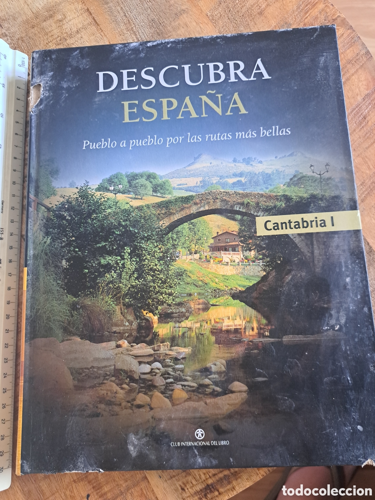 Libros de segunda mano: Jml Descubra Espa&ntilde;a. Pueblo a pueblo. Cantabria I. Club internacional del libro 2006. Da&ntilde;os tapas