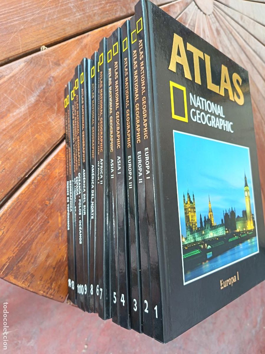 Gebrauchte B&uuml;cher: COLECCION DE 14 TOMOS DE ATLAS NATIONAL GEOGRAPHIC. RBA, 2004.