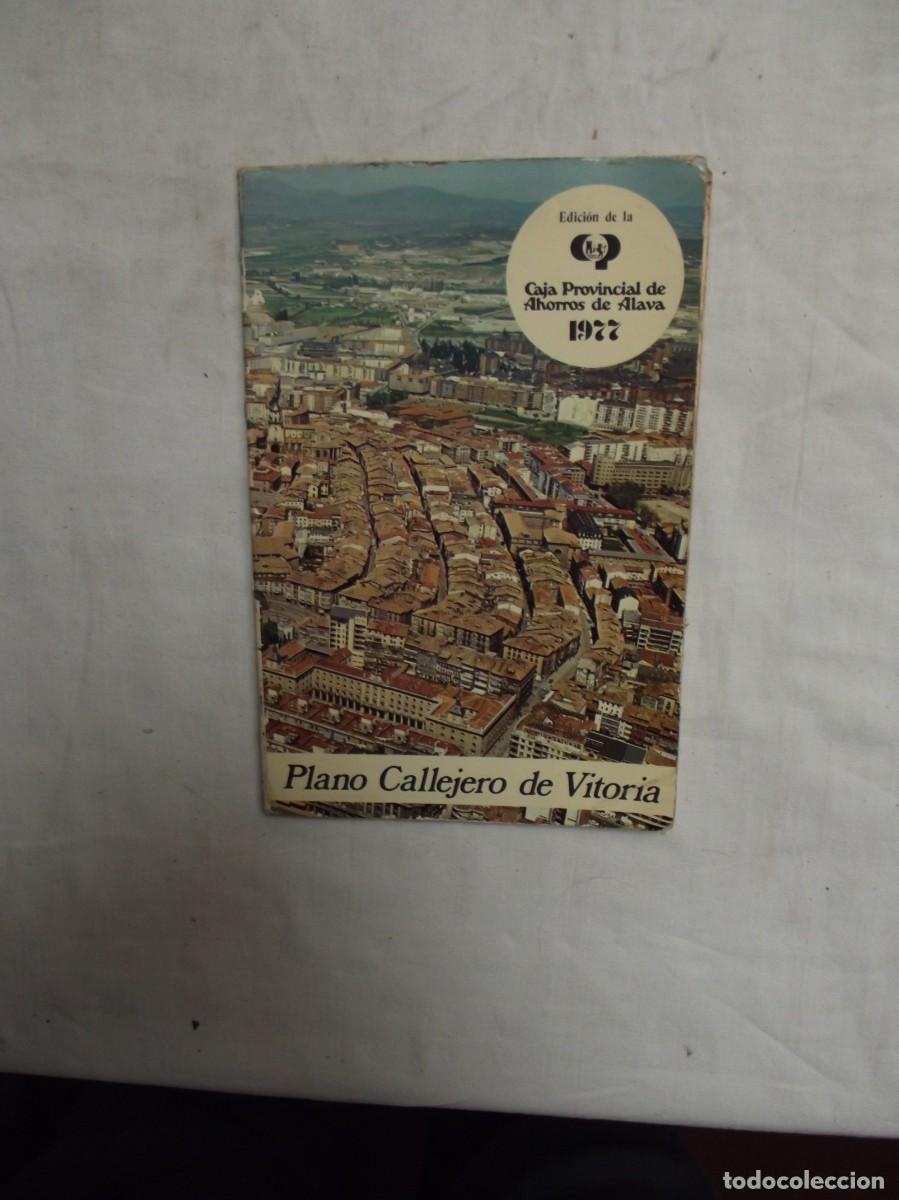 Libros de segunda mano: PLANO CALLEJERO DE VITORIA EDICION DE LA CAJA P`ROVINCIAL DE AHORROS DE ALAVA 1977