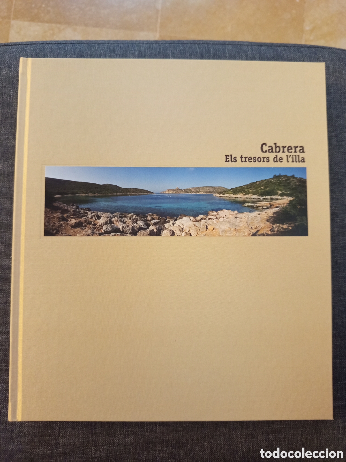 Libros de segunda mano: CABRERA. ELS TRESORS DE L'ILLA