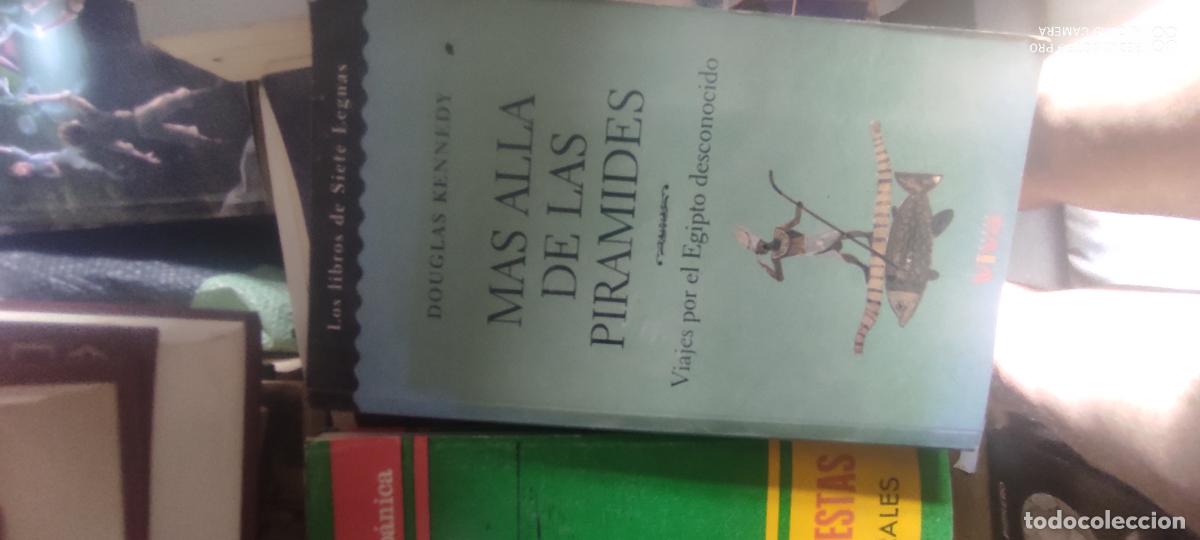 Libros de segunda mano: M&aacute;s all&aacute; de las pir&aacute;mides. Douglas Kennedy. Viajes por el Egipto desconocido. Los libros de siete