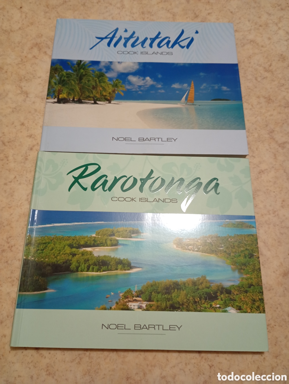 Libros de segunda mano: Rarotonga islas Cook. 2 libros en ingles como nuevos. Noel Bartley