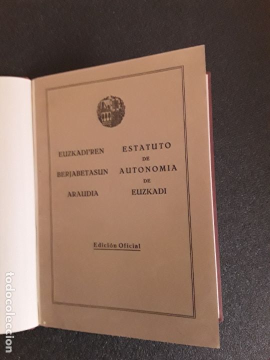 Libri di seconda mano: Estatudo de Autonom&iacute;a de Euzkadi (1936?). Copia mecanografiada del Estatuto de Estella(1931). Raros.