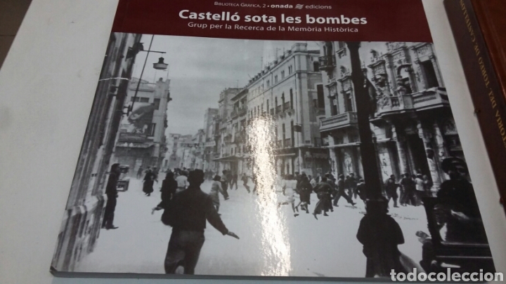 Libros de segunda mano: Castell&oacute; sota les bombes - Foto 1