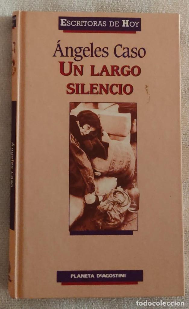 Libros de segunda mano: UN LARGO SILENCIO. - Foto 1