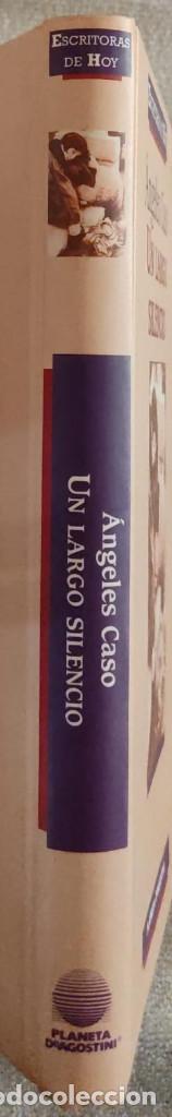 Libros de segunda mano: UN LARGO SILENCIO. - Foto 2
