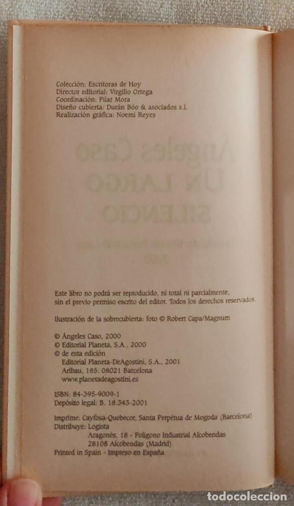 Libros de segunda mano: UN LARGO SILENCIO. - Foto 4