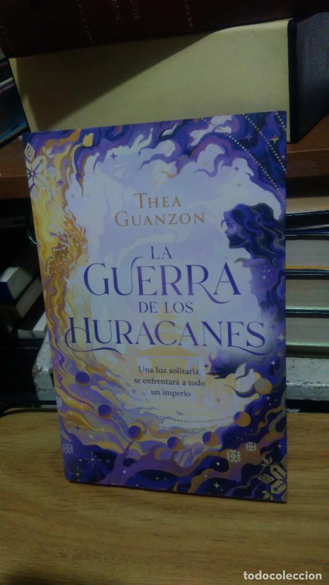 Libri di seconda mano: La guerra de los huracanes una luz solitaria se enfrentar&aacute; a todo un imperio Thea Guanzon