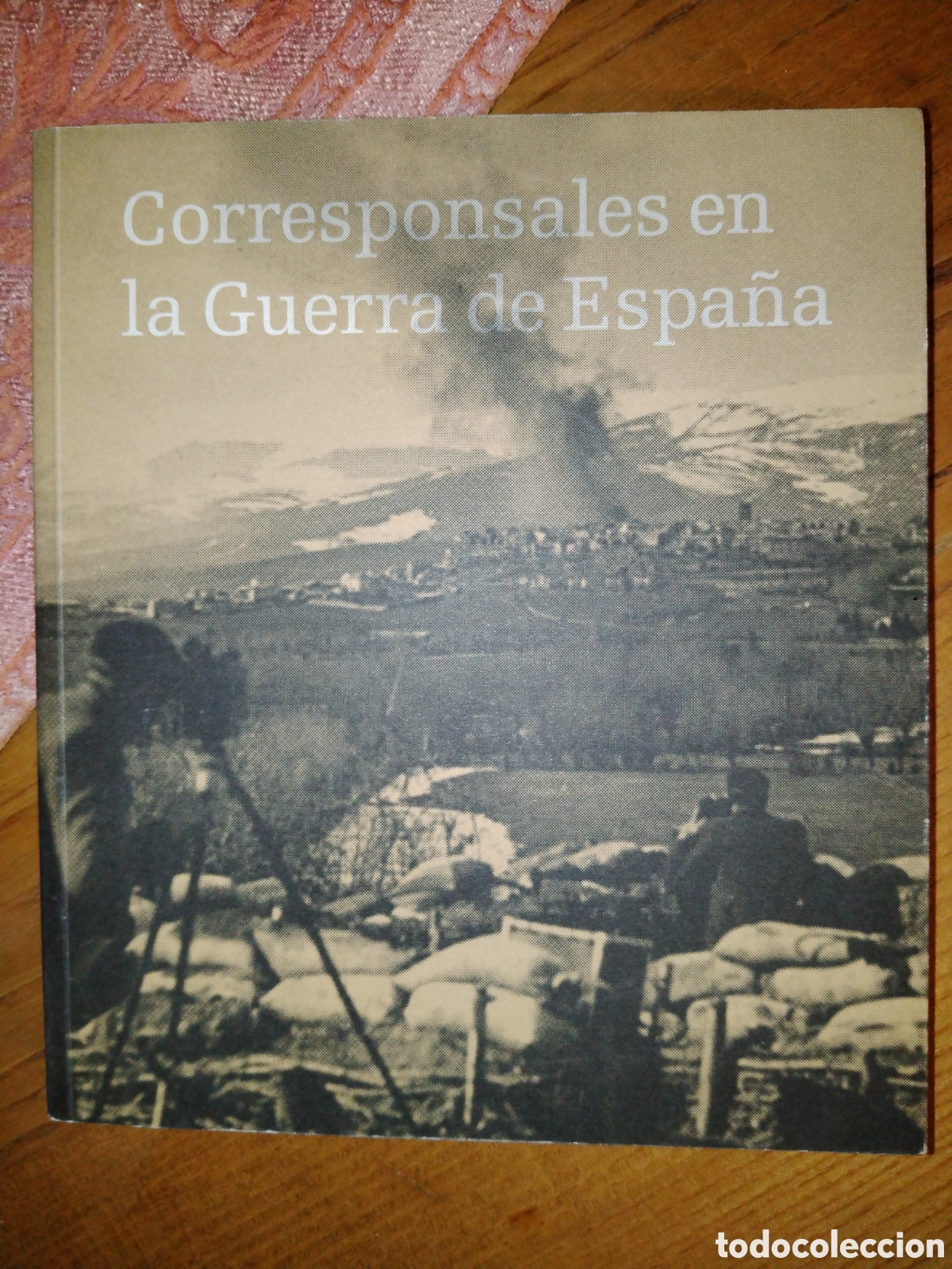Libros de segunda mano: Corresponsales en la guerra de Espa&ntilde;a. - Foto 1