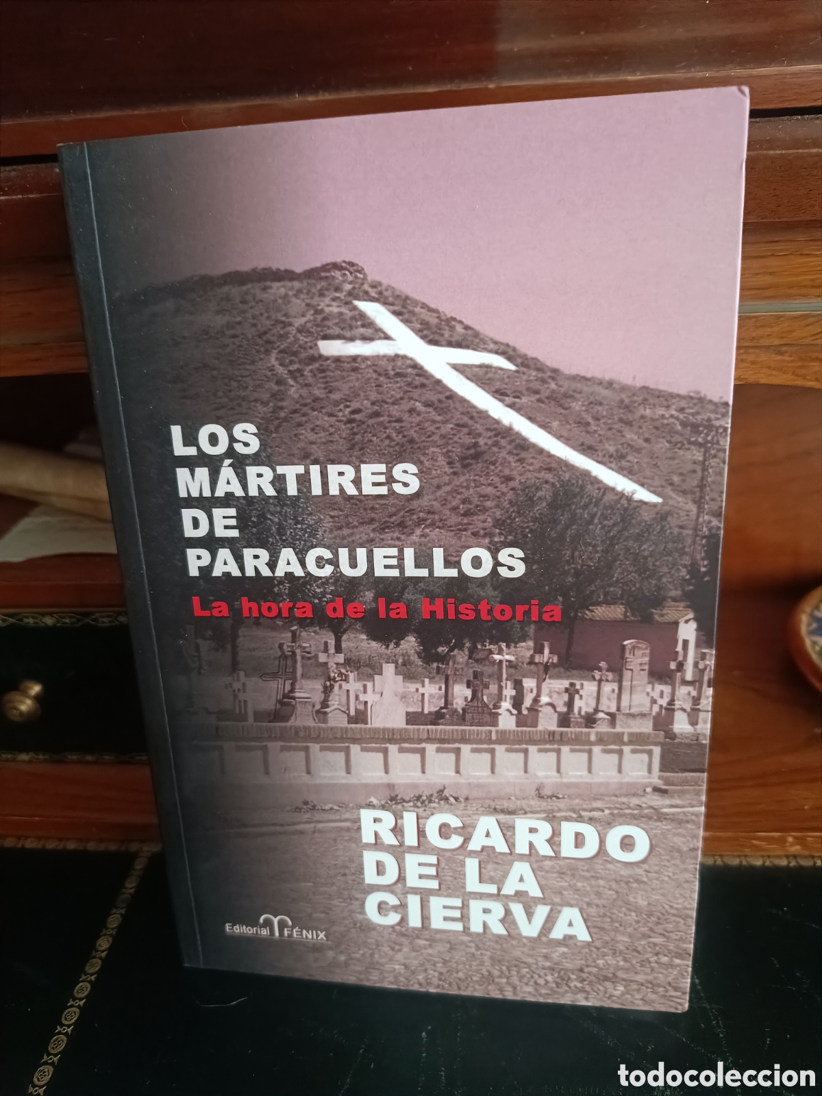 Gebrauchte B&uuml;cher: RICARDO DE LA CIERVA: LOS MARTIRES DE PARACUELLOS. La hora de la Historia. Como nuevo.