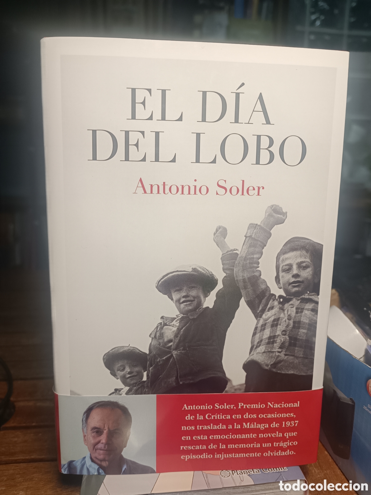 Libros de segunda mano: El d&iacute;a del lobo Antonio soler 2024 Espasa primera edici&oacute;n tapa dura guerra civil
