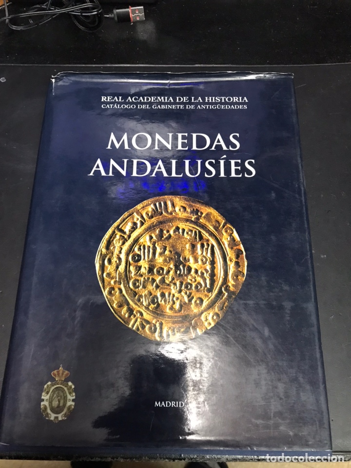 Libros de segunda mano: LIBRO MONEDAS ANDALUSIES REAL ACADEMIA HISTORIA - Foto 1 - 183427655