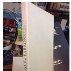 Libros de segunda mano: DEUSES E FARAONS DA MITOLOXIA EXIPCIA. GERALDINE HARRIS. MUY RARO.. EN GALLEGO. Lote 208053730