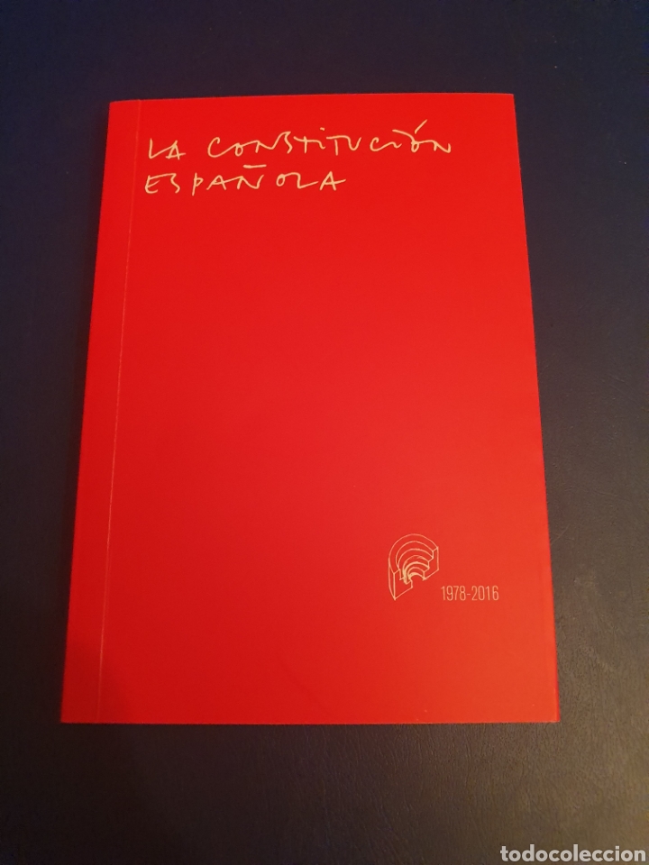 Libros de segunda mano: LA CONSTITUCI&Oacute;N ESPA&Ntilde;OLA 1978-2016 - Foto 1