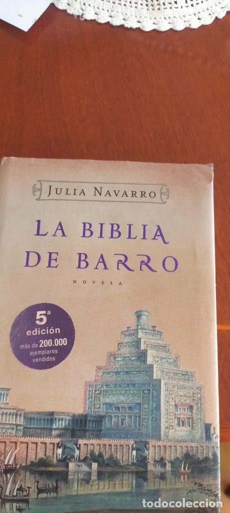 Libros de segunda mano: LA BIBLIA DE BARRO - Foto 1