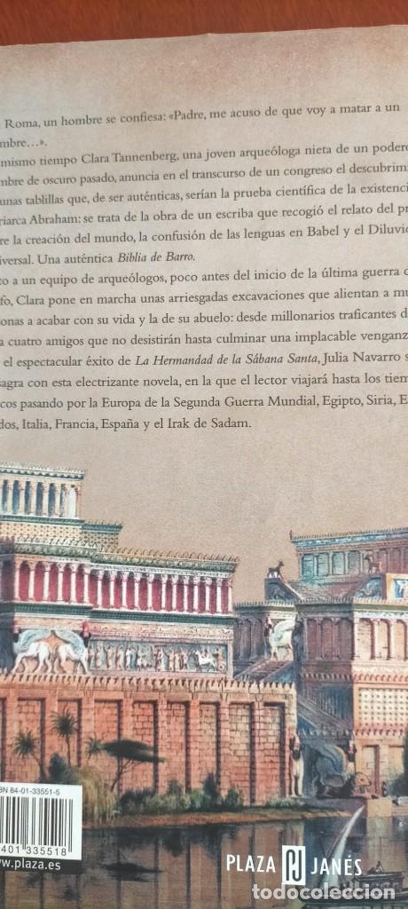 Libros de segunda mano: LA BIBLIA DE BARRO - Foto 2