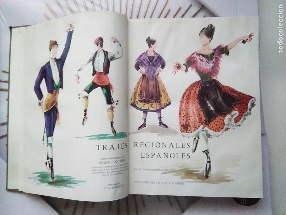 Libros de segunda mano: TRAJES REGIONALES MANUEL COMBA - Foto 2
