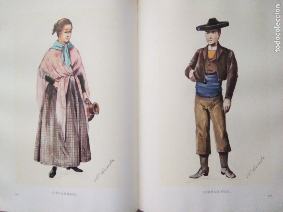Libros de segunda mano: TRAJES REGIONALES MANUEL COMBA - Foto 5
