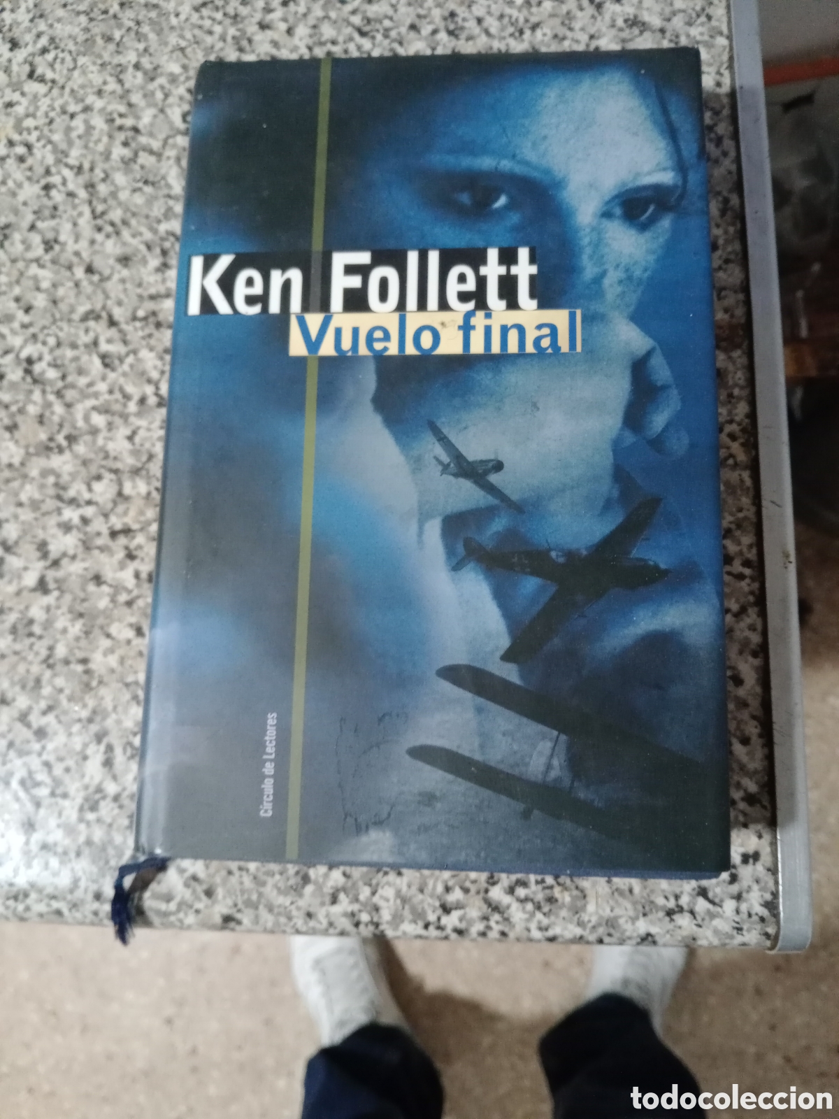 Libros de segunda mano: Vuelo Final (Ken Follett) - Foto 1