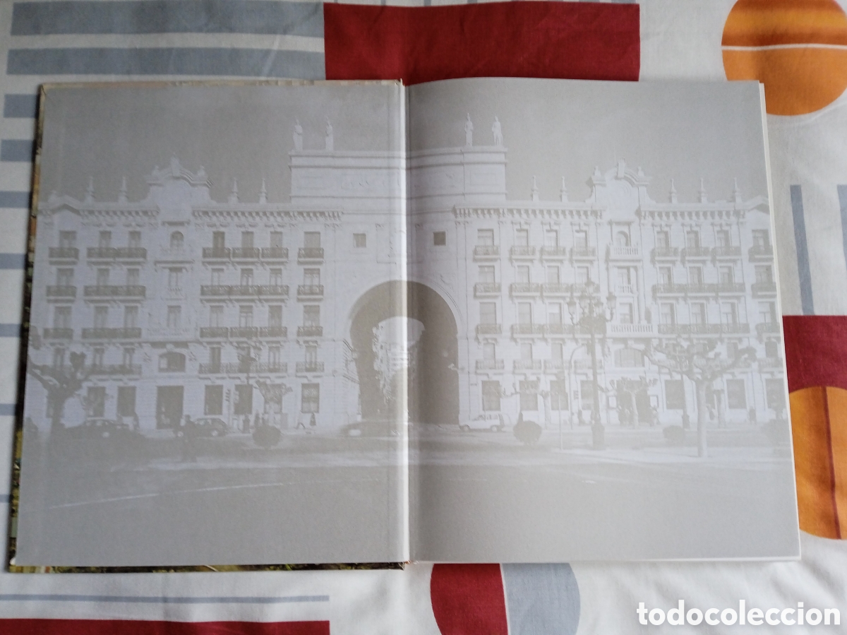 Libros de segunda mano: Plazas de Espa&ntilde;a.Espasa - Foto 2