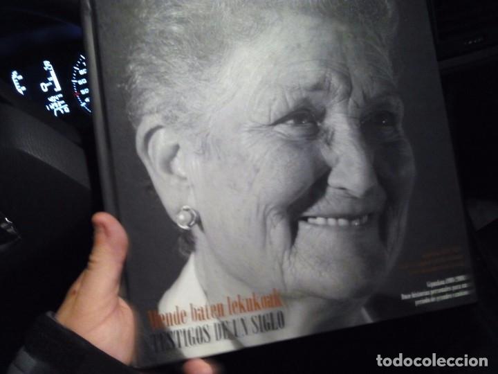 Libros de segunda mano: Libro Vasco Testigos de un siglo - Foto 1