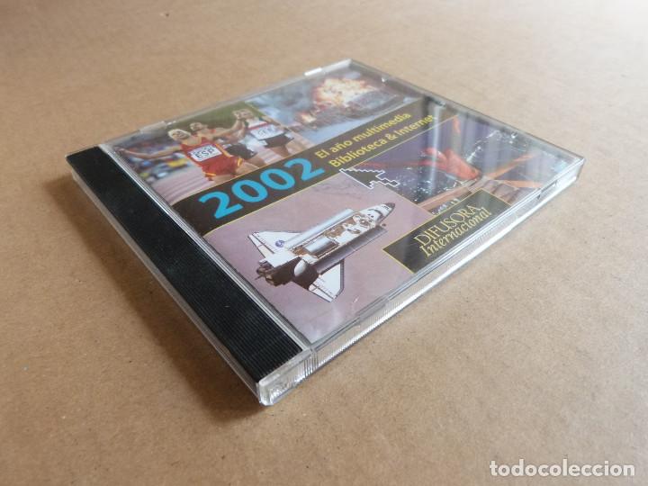 Libros de segunda mano: El a&ntilde;o multimedia biblioteca internet CD complemento a los libros de Difusora Internacional 2002 - Foto 4
