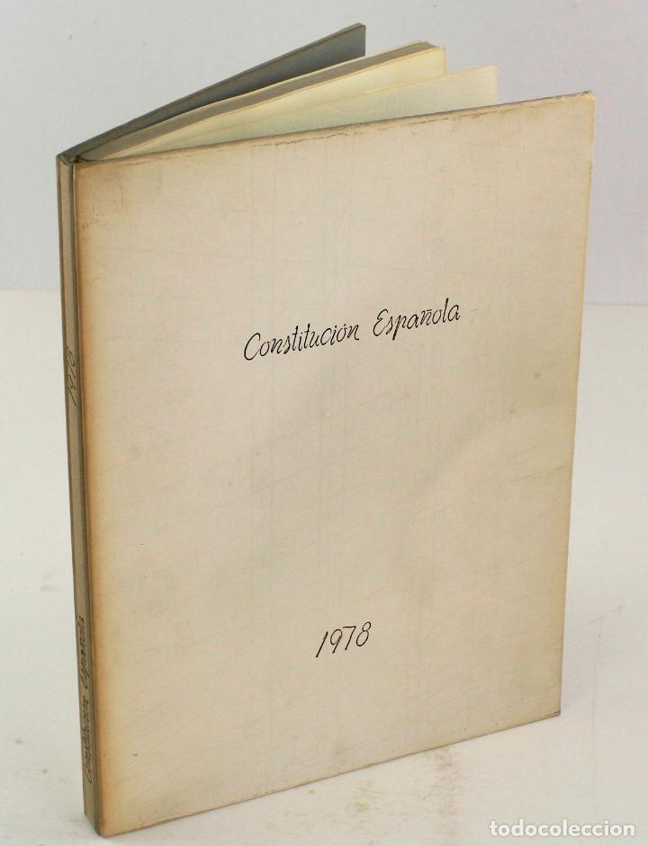 Libros de segunda mano: CONSTITUCI&Oacute;N ESPA&Ntilde;OLA, 1978. 26X34 CM. - Foto 3