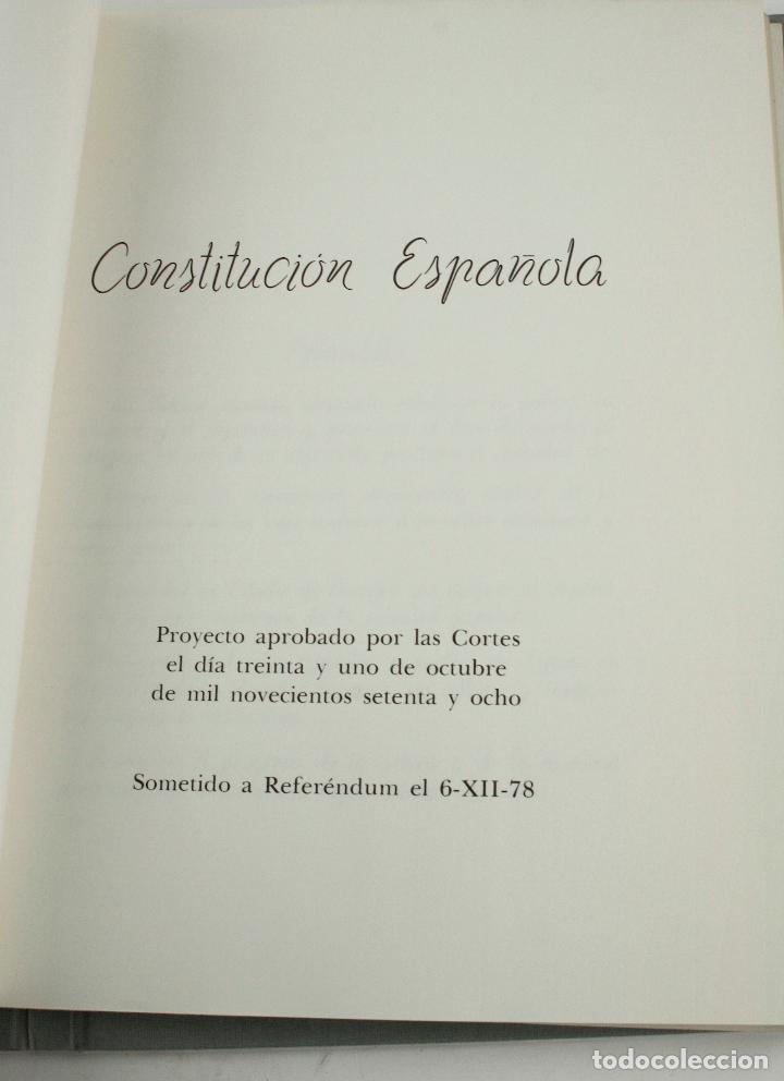 Libros de segunda mano: CONSTITUCI&Oacute;N ESPA&Ntilde;OLA, 1978. 26X34 CM. - Foto 1