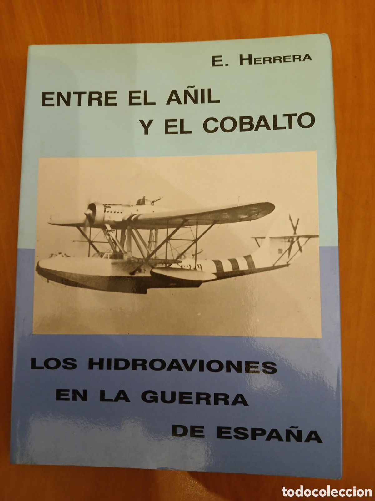 Libros de segunda mano: Entre el a&ntilde;il y el cobalto. E. Herrera. - Foto 1