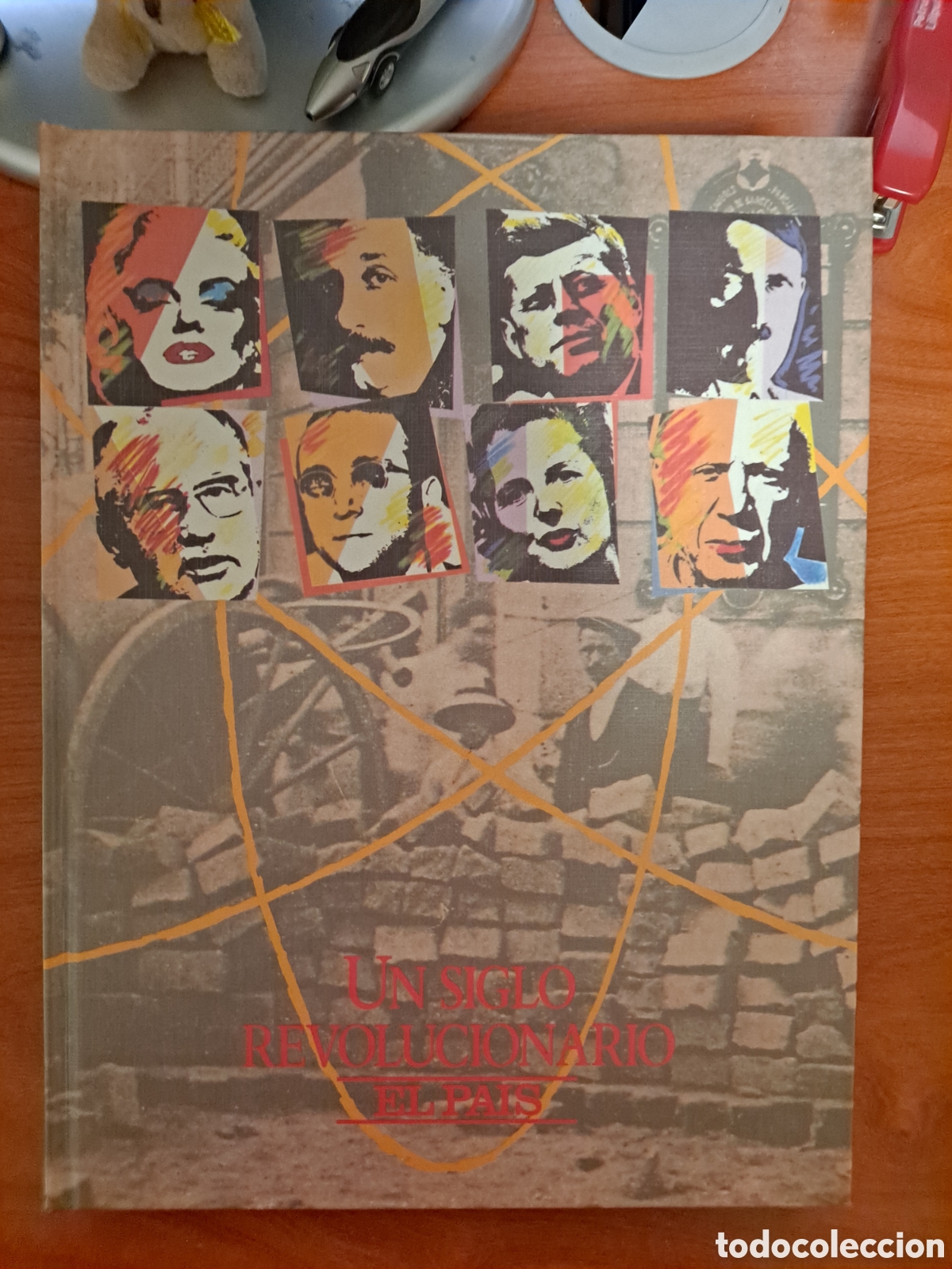 Libros de segunda mano: Un Siglo Revolucionario EL PA&Iacute;S