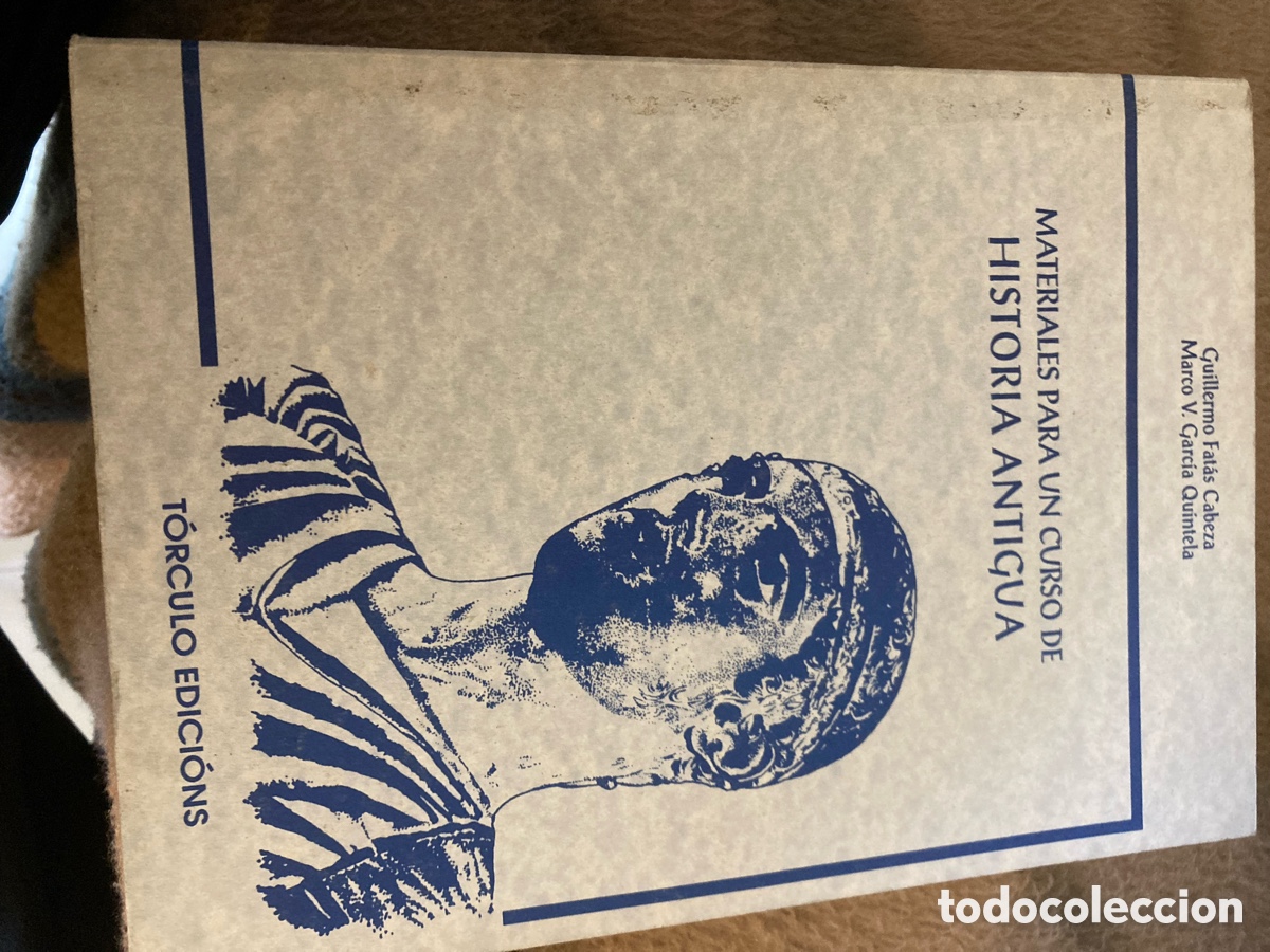 Libros de segunda mano: Vendo libro materiales para un curso de historia antigua.