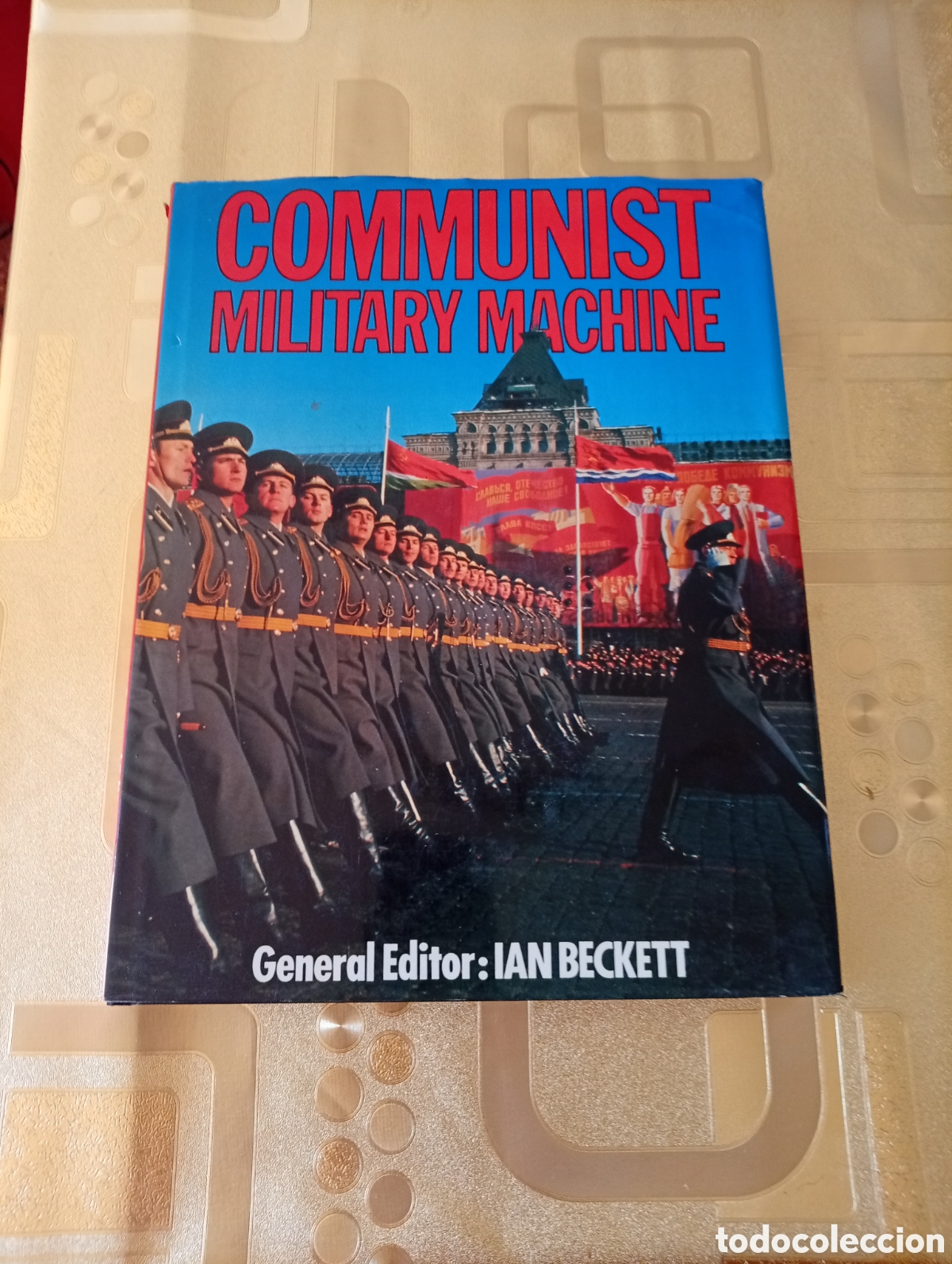 Libros de segunda mano: Communist Military Machine