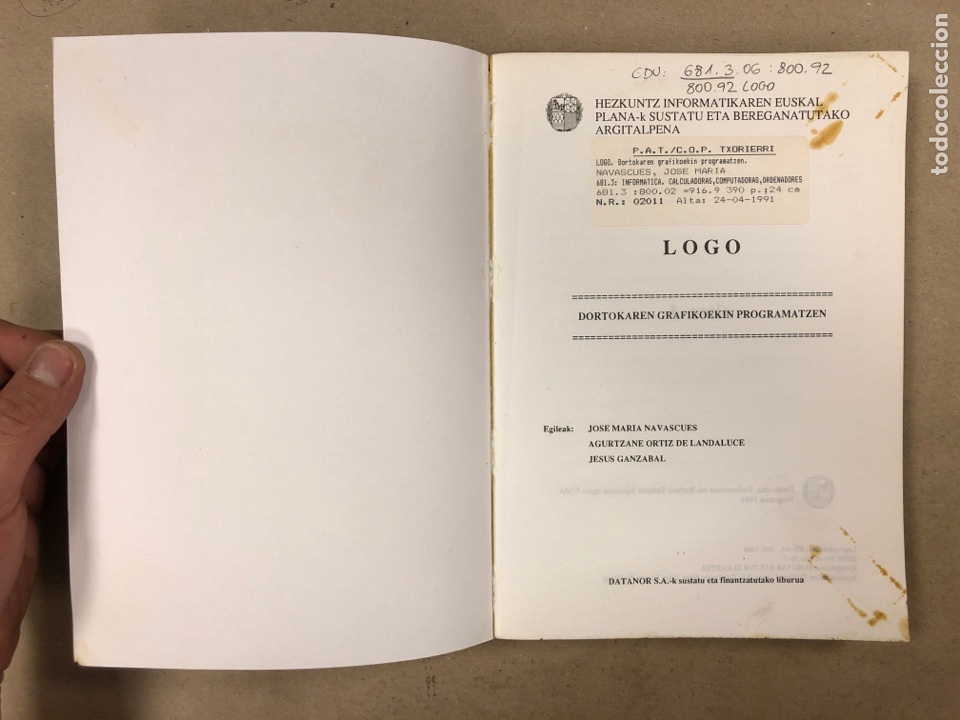 Libros de segunda mano: LOGO, DORTOKAREN GRAFIKOEKIN PROGRAMATZEN. 1988. EUSKARAZ. - Foto 2