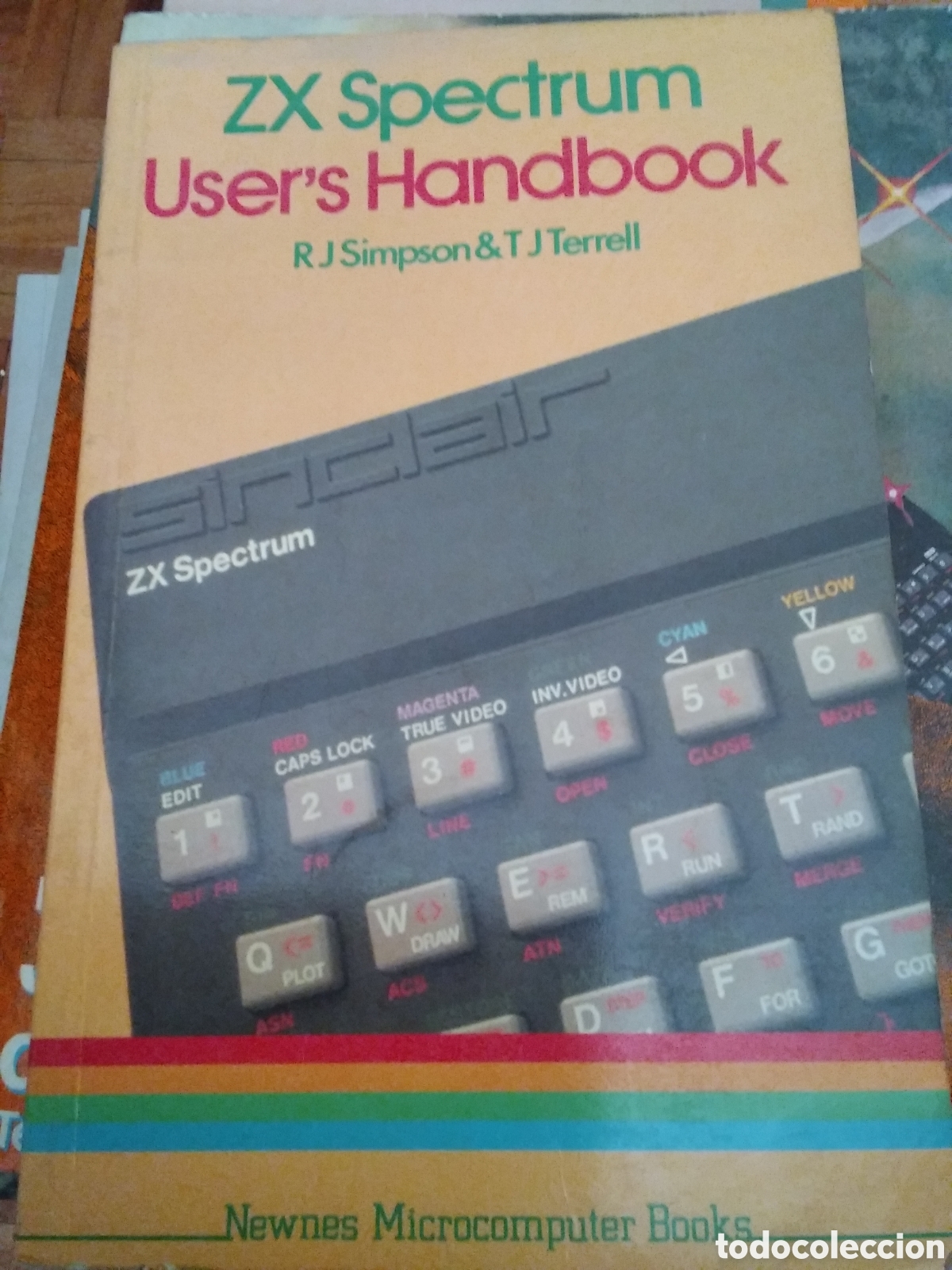 Libros de segunda mano: ZX Spectrum user,s handbook libro en ingl&eacute;s editorial newnes microcomputer - Foto 1