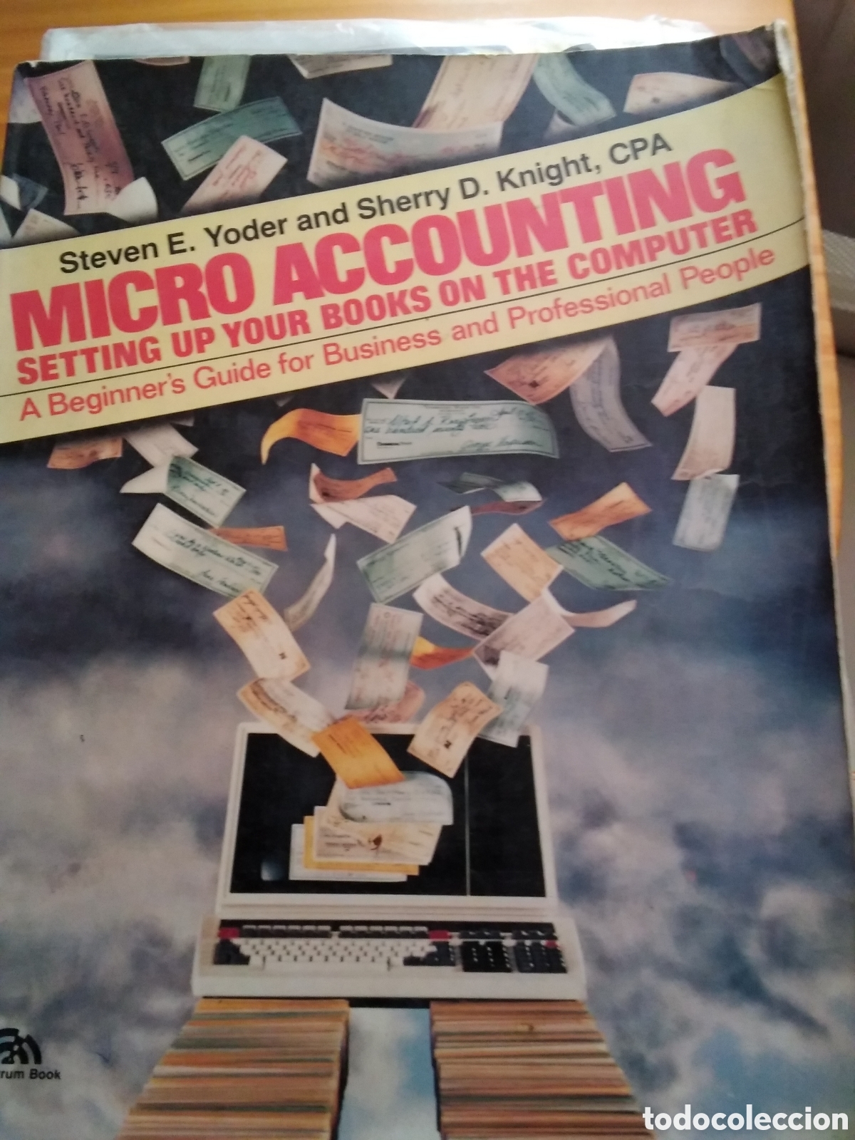 Libros de segunda mano: Micro accounting libro de inform&aacute;tica en ingl&eacute;s edita Spectrum - Foto 1