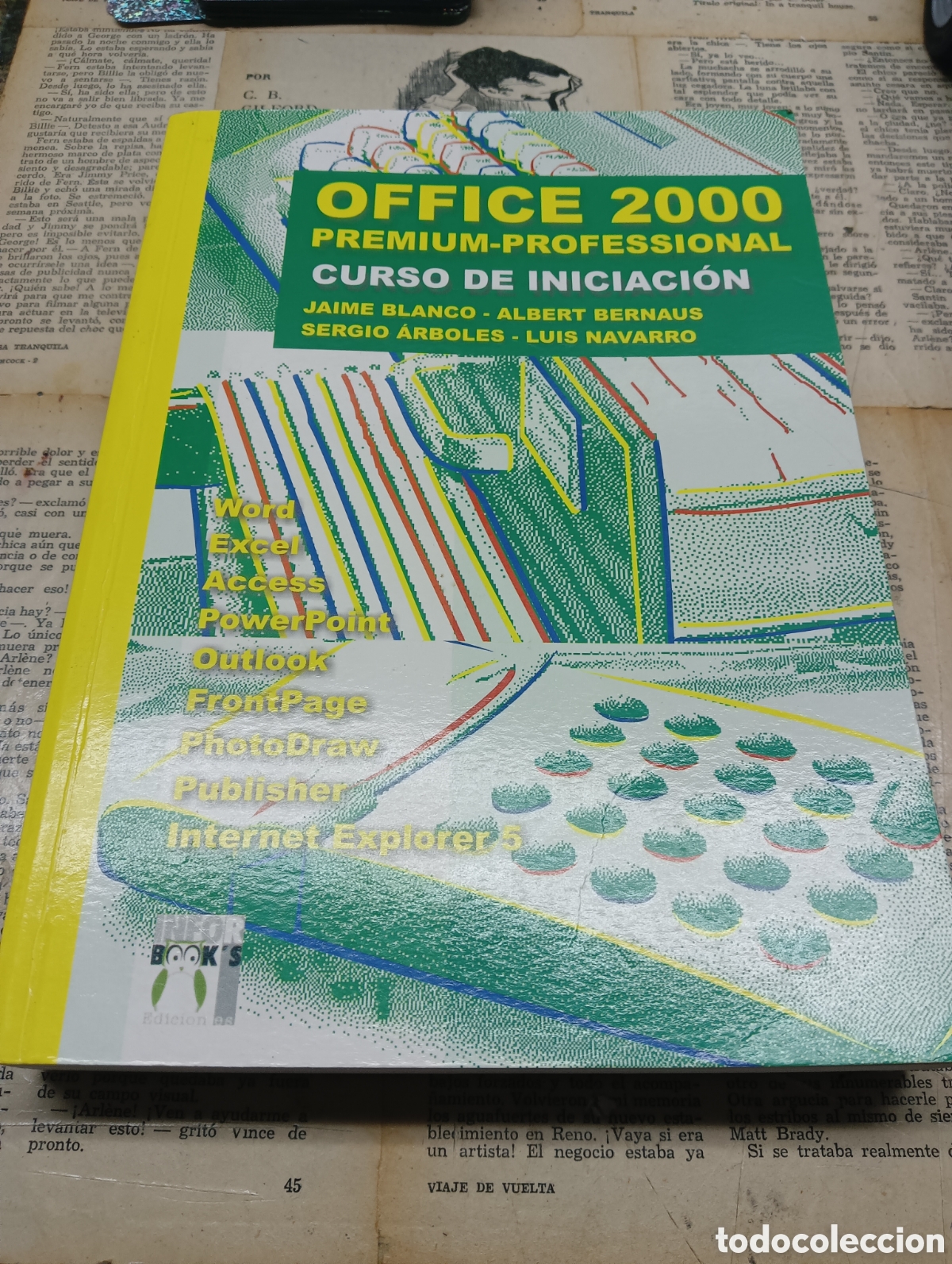 Libros de segunda mano: Office 2000. Premiun -profesional. - Foto 1