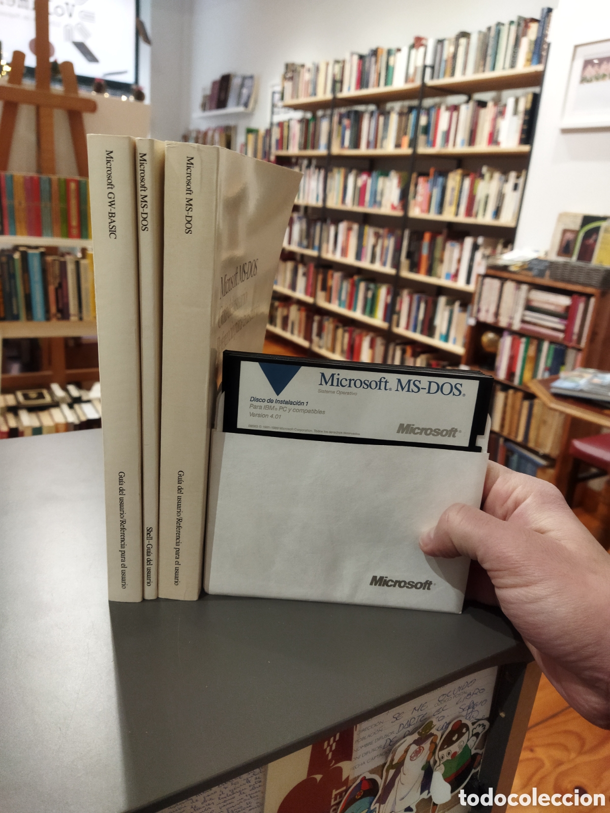 Libros de segunda mano: Guia Microsoft MS-Dos + Discos instalaci&oacute;n - Foto 1
