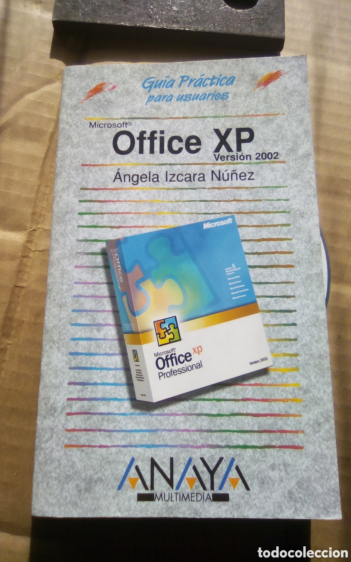 Libros de segunda mano: Libro Microsoft Office XP. Versi&oacute;n 2002. &Aacute;ngela Izcara N&uacute;&ntilde;ez. Con CD Office 2003. Anaya. - Foto 1