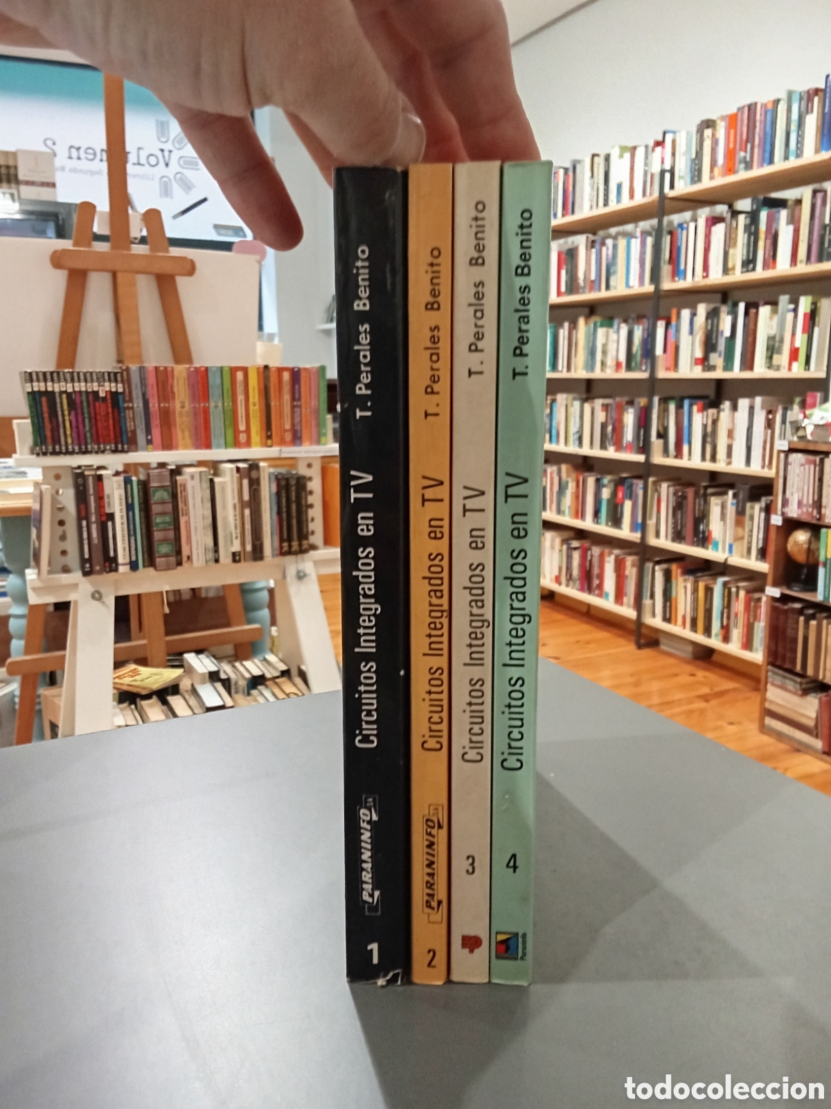 Libros de segunda mano: Circuitos integrados en TV - T. Perales Benito - Paraninfo - Foto 1