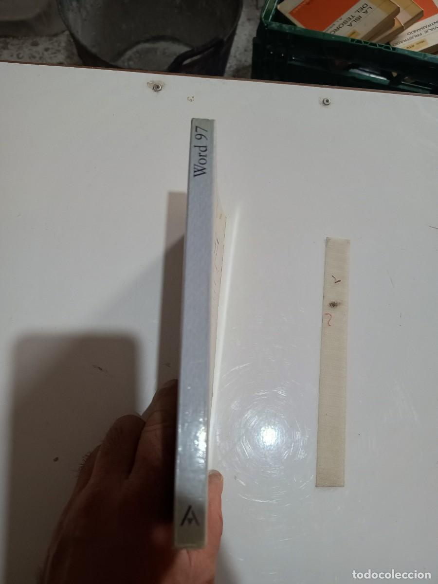 Libros de segunda mano: Guia Pr&aacute;ctica Word 97 - Juan Costa Martinez - Foto 2